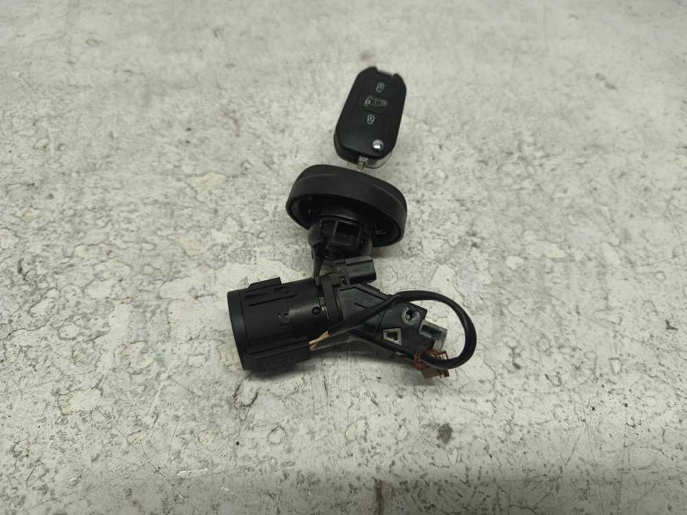 CONTACTEUR + BOUCHON RESERVOIR OPEL - Vue 1